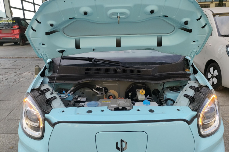 零跑汽车 零跑T03 2025款 310舒享版机舱底盘24