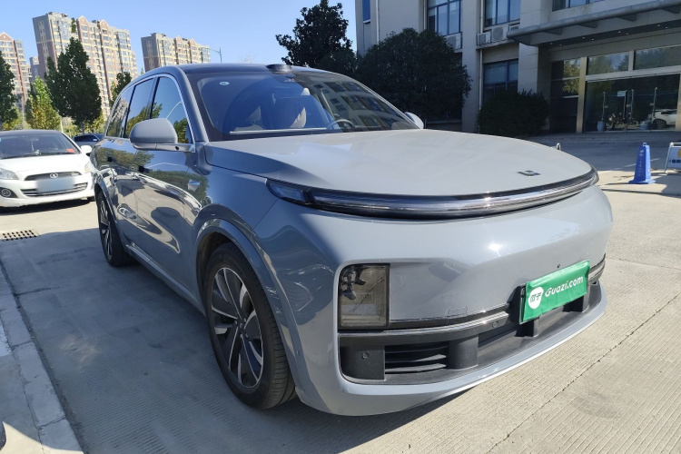 理想汽车 理想L8 2025款 Pro 智能焕新版车身外观3