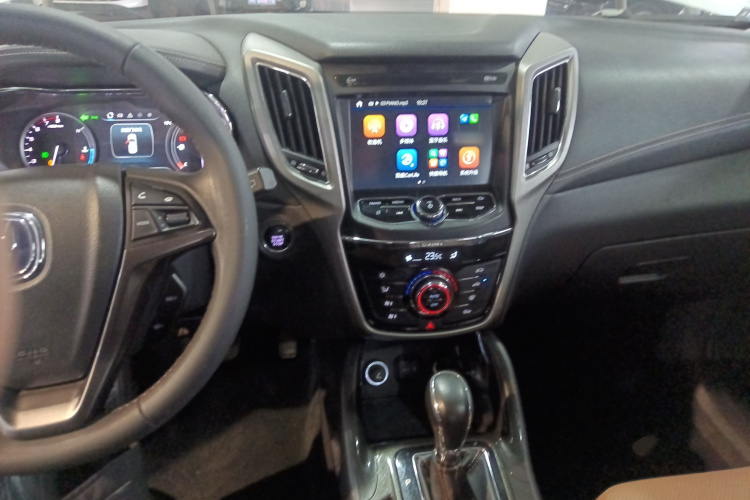 长安CS75 2017款 尚酷版 1.5T 自动锋享型中控内饰12