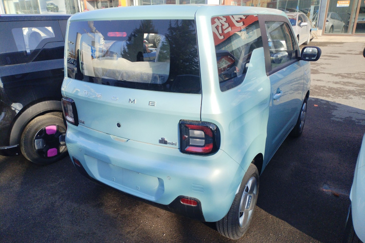 吉利银河 2024款 熊猫mini 200km 耐力熊车身外观7