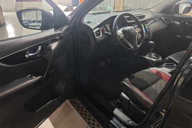 日产 逍客 2016款 2.0L CVT豪华版中控内饰7003