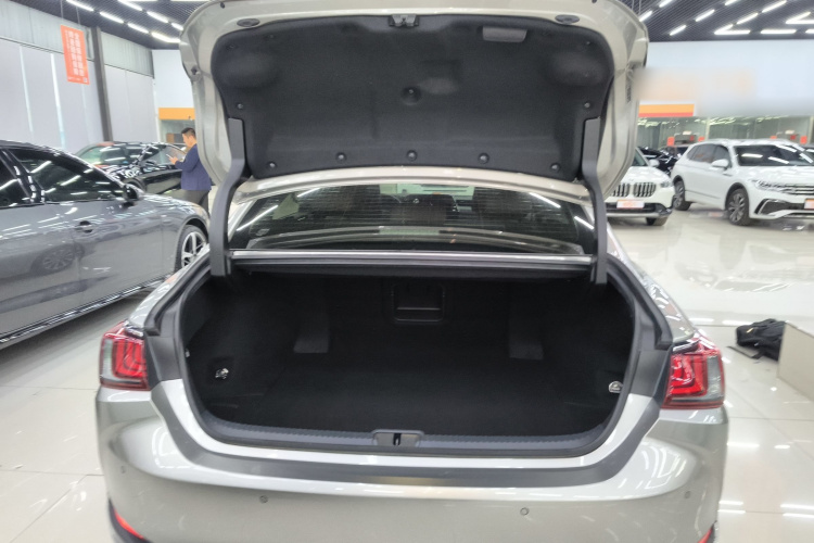 雷克萨斯ES 2021款 200 卓越版机舱底盘23