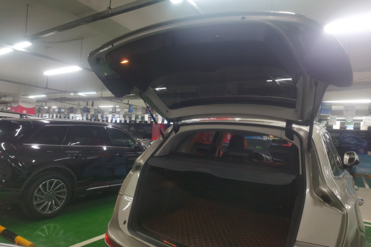 奥迪Q5 2016款 40 TFSI 舒适型局部细节23