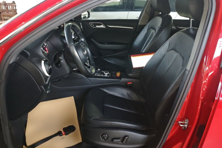 奥迪A3 2019款 Sportback 35 TFSI 风尚型 国V中控内饰19