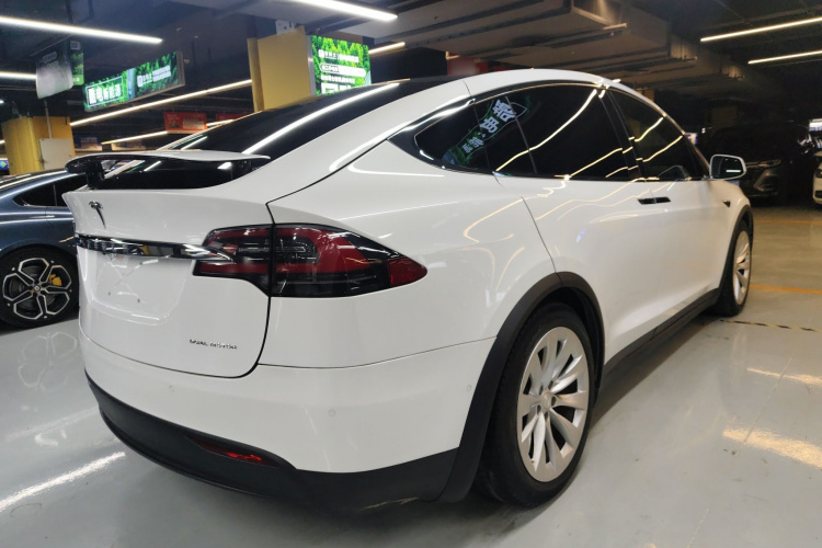 特斯拉 Model X 2020款 长续航升级版车身外观7
