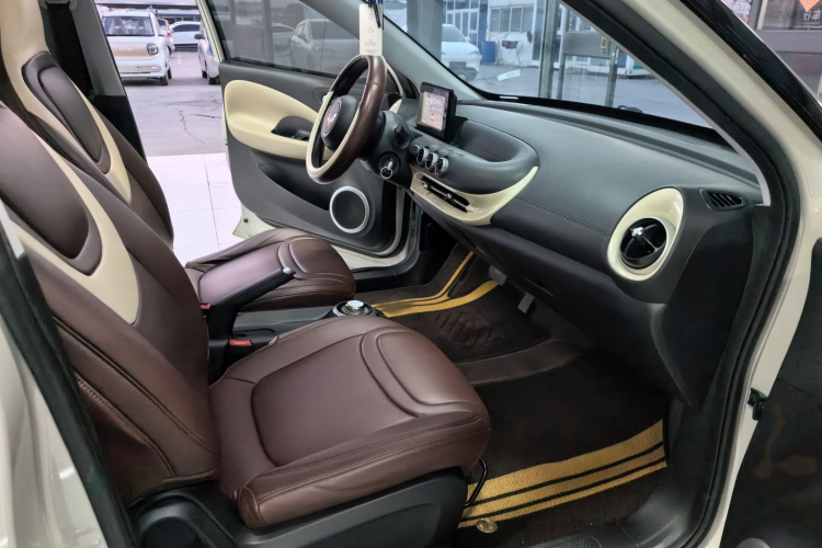 五菱汽车 五菱缤果 2023款 203km 轻享款中控内饰7005