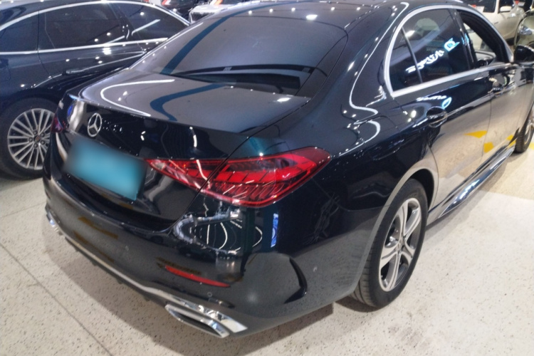 奔驰C级 2022款 改款 C 200 L 运动版车身外观7
