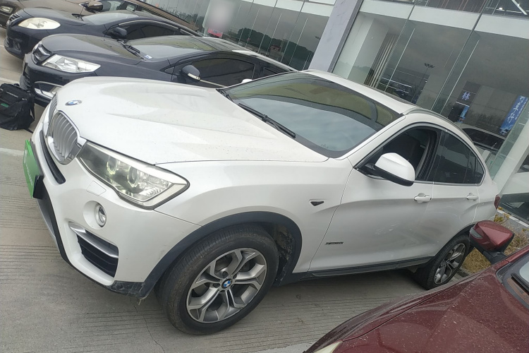 宝马X4 2014款 xDrive20i X设计套装车身外观4