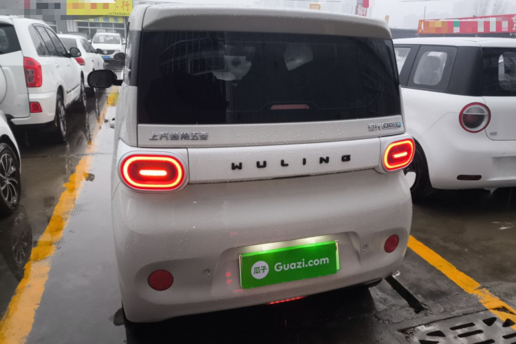 五菱汽车 宏光MINIEV 2024款 第三代 215km 青春版车身外观6