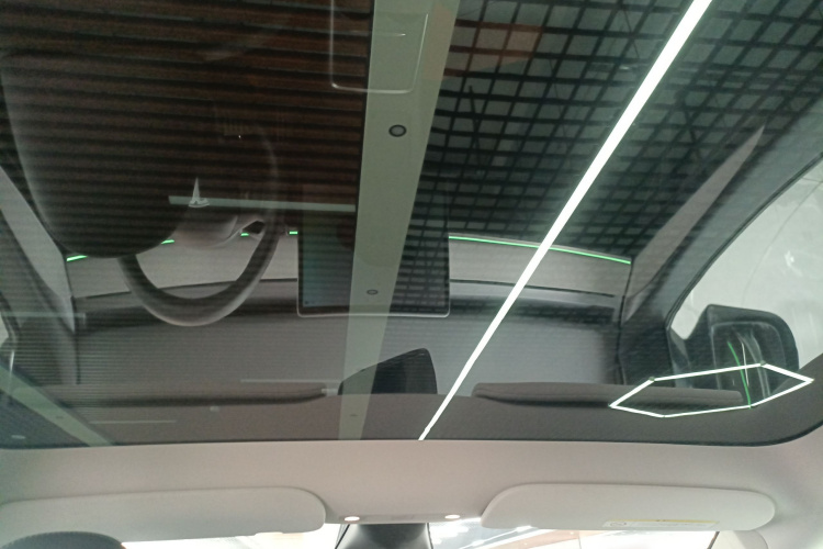 特斯拉 Model Y 2023款 后轮驱动版中控内饰22