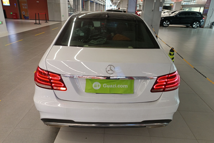 奔驰E级 2015款 E 200 L 运动型车身外观6
