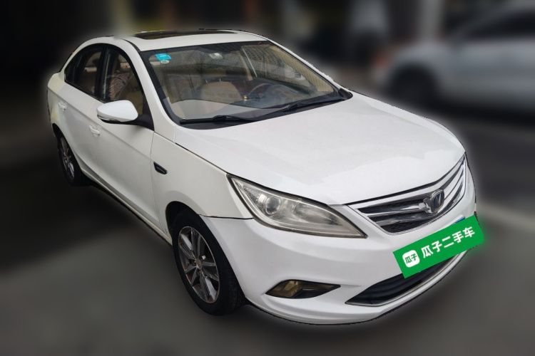 长安 逸动 2015款 1.6L 自动豪华型车身外观3