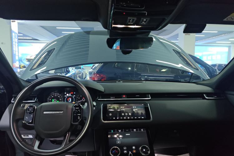 路虎 揽胜星脉 2020款 P250 R-DYNAMIC S中控内饰7002