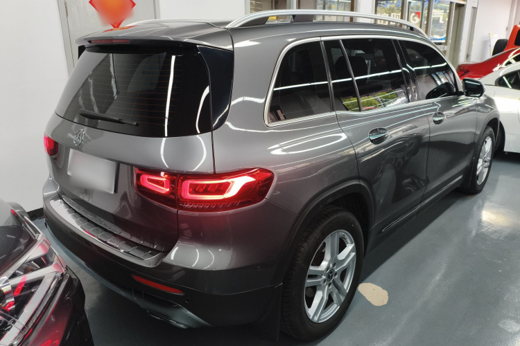 奔驰GLB 2021款 GLB 200 动感型车身外观7