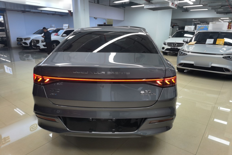 比亚迪 秦PLUS 2024款  荣耀版 DM-i 120KM超越型车身外观6004