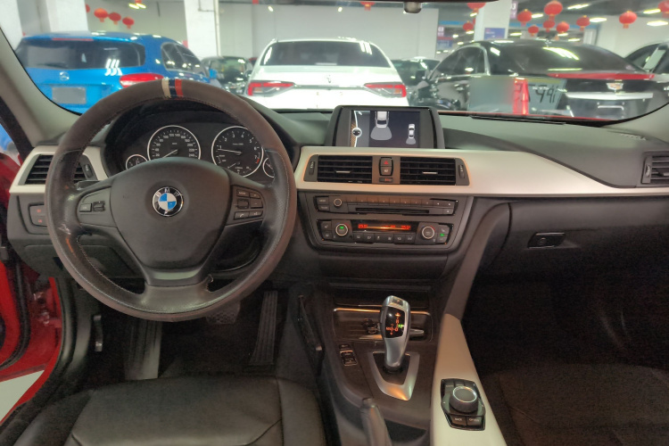 宝马3系 2014款 320i 时尚型中控内饰7002