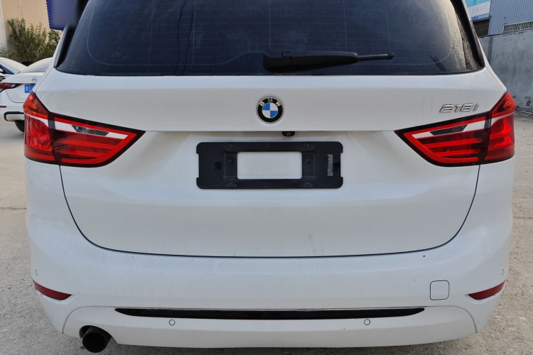 宝马2系多功能旅行车 2015款 218i 运动设计套装车身外观6003