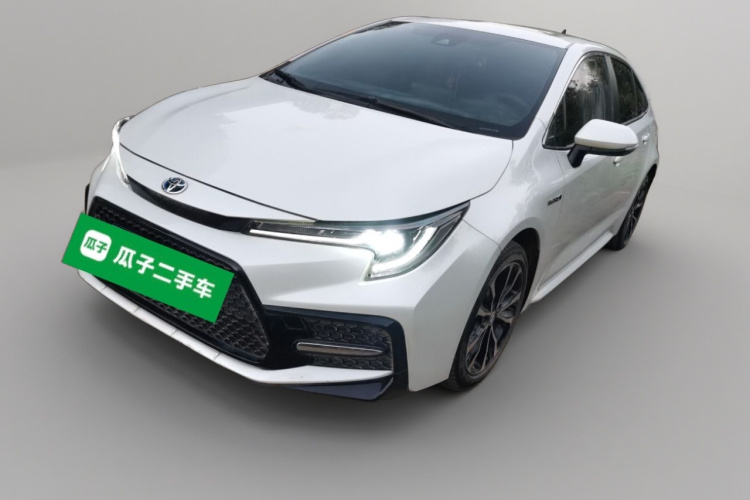 丰田 雷凌 2022款 双擎 1.8H E-CVT运动版车身外观1