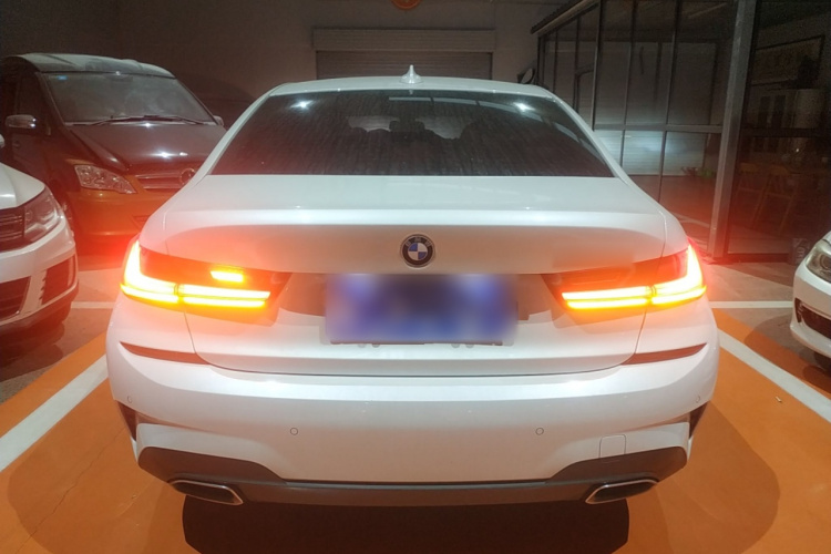 宝马3系 2020款 改款 325Li M运动套装车身外观6