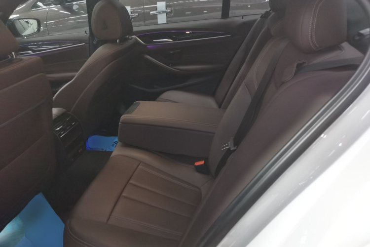 宝马5系 2020款 525Li M运动套装中控内饰21