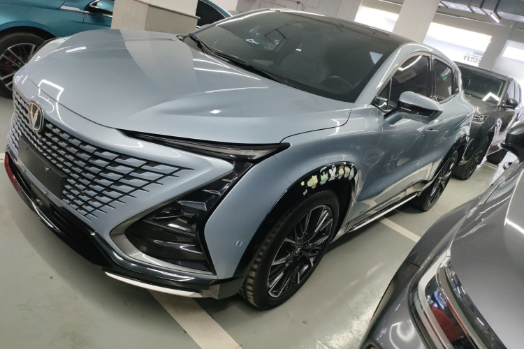 长安UNI-T 2023款 第二代 1.5T 旗舰型车身外观4