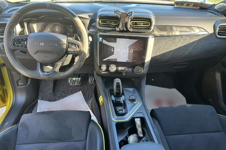 领克03 2022款 03+ 2.0TD 自动驭风版中控内饰7003