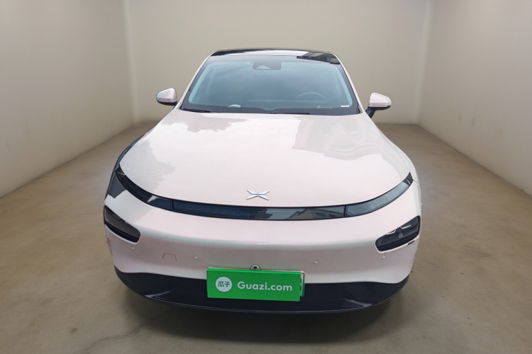 小鹏P7 2022款 586G车身外观2