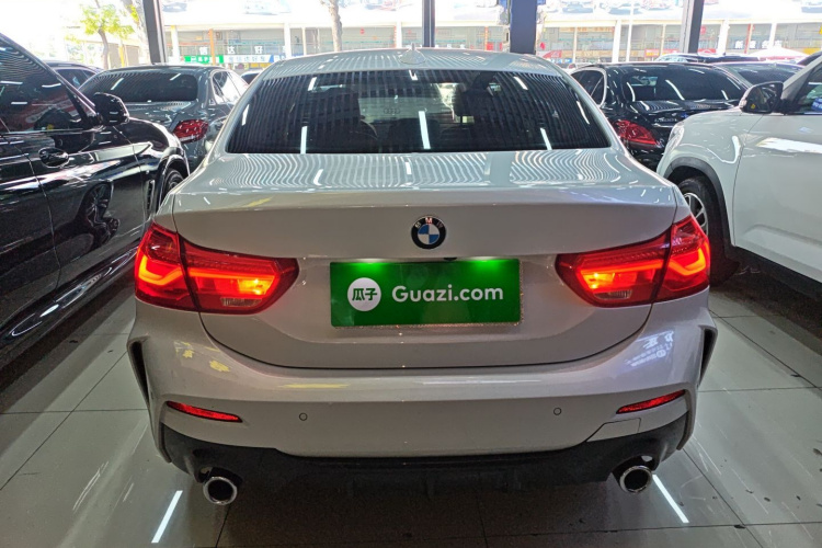 宝马1系 2019款 120i 领先型M运动套装车身外观6