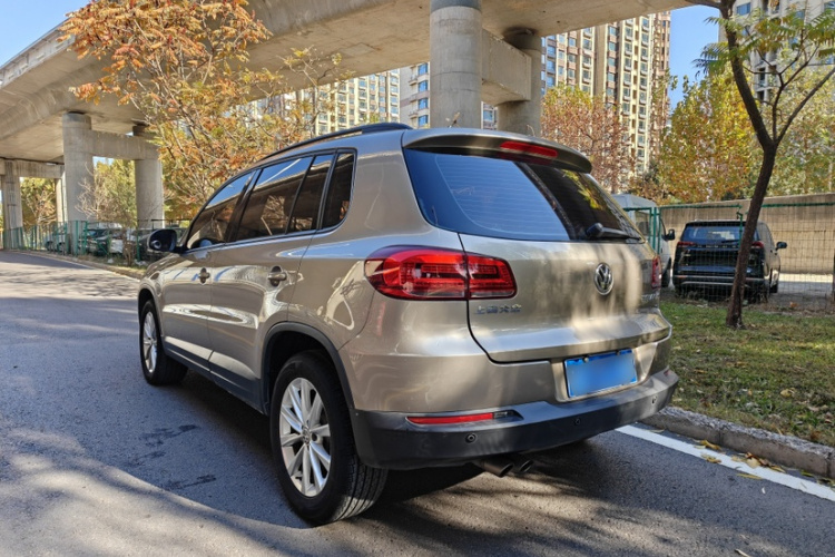 大众 途观 2015款 1.8TSI 自动两驱舒适版车身外观6003