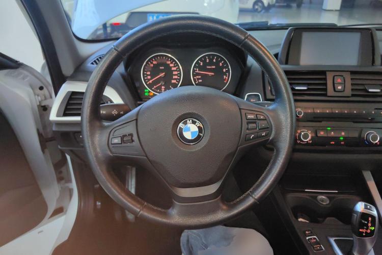 宝马1系(进口) 2013款 改款 116i 领先型局部细节13