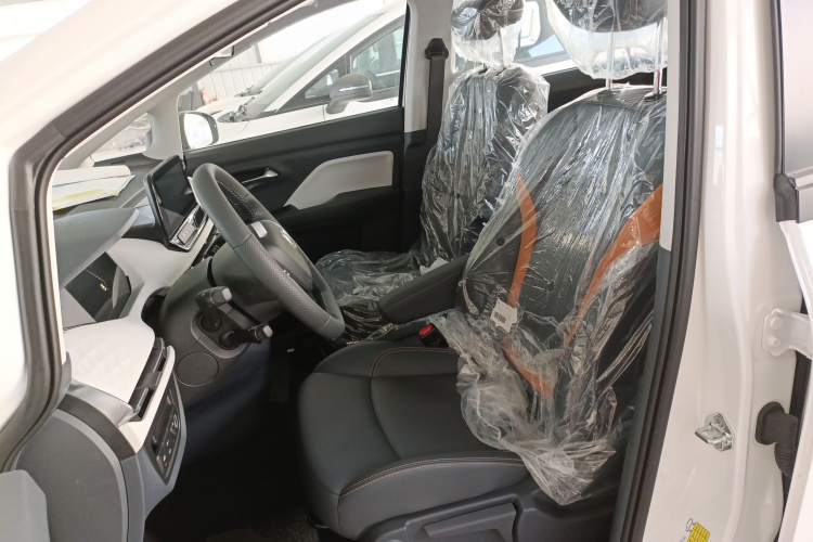 奔腾NAT 2023款 PRO 悦享出行版 425km中控内饰19