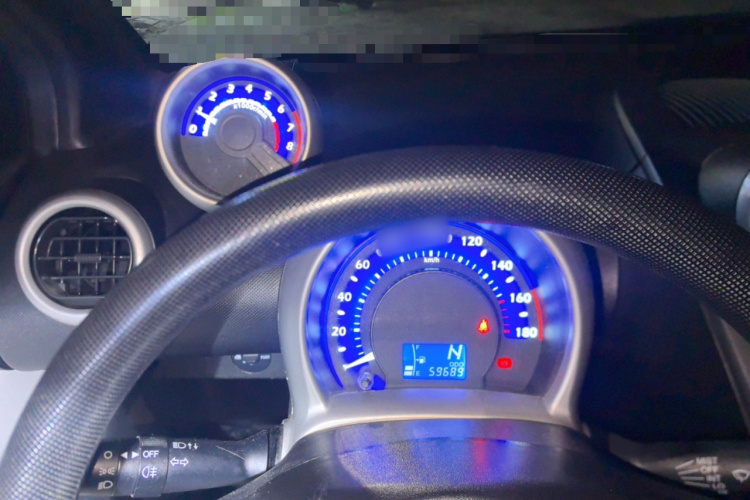 比亚迪F0 2015款 1.0L AMT 铉酷型局部细节14