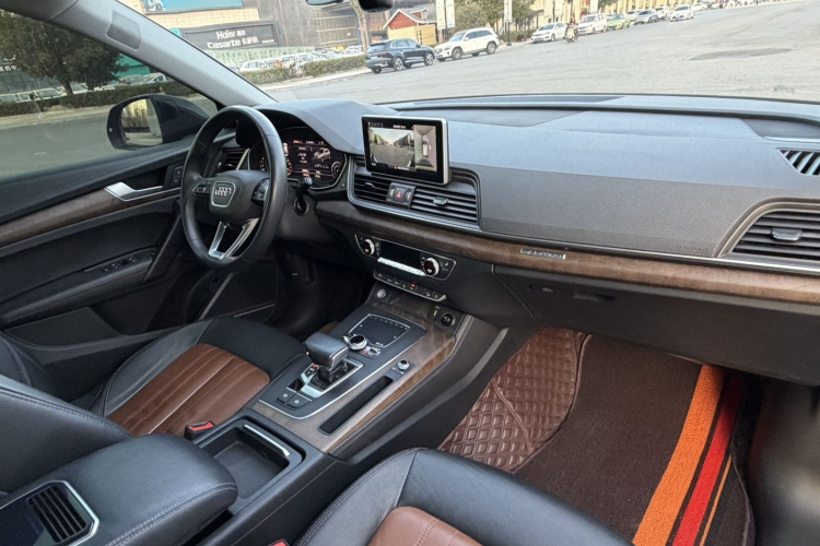 奥迪Q5L 2020款 45 TFSI 尊享风雅型中控内饰7001