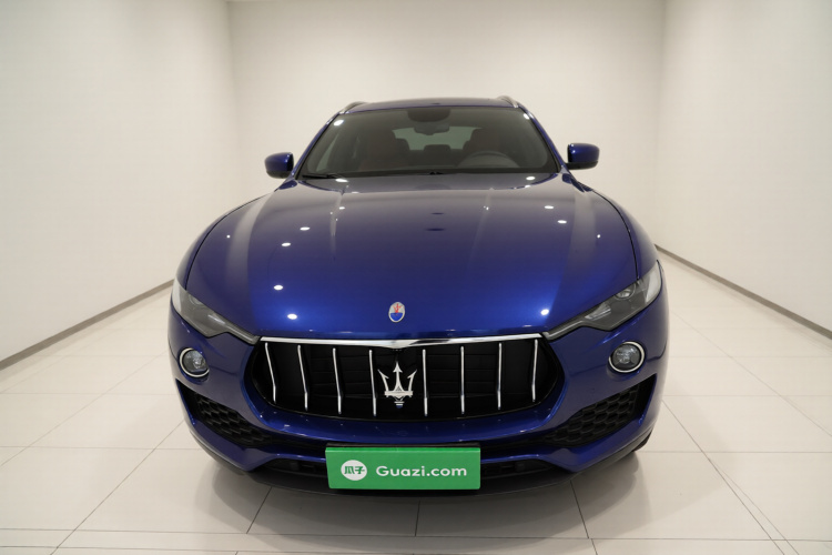玛莎拉蒂 Levante 2019款 3.0T 标准版 国VI车身外观2