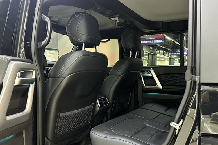 北京BJ40 2024款 2.0T 城市猎人荣耀版中控内饰7007