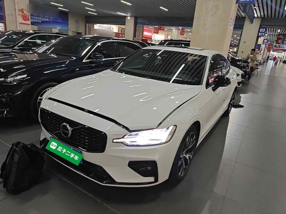 沃尔沃S60 2025款 B5 智雅运动版(2)