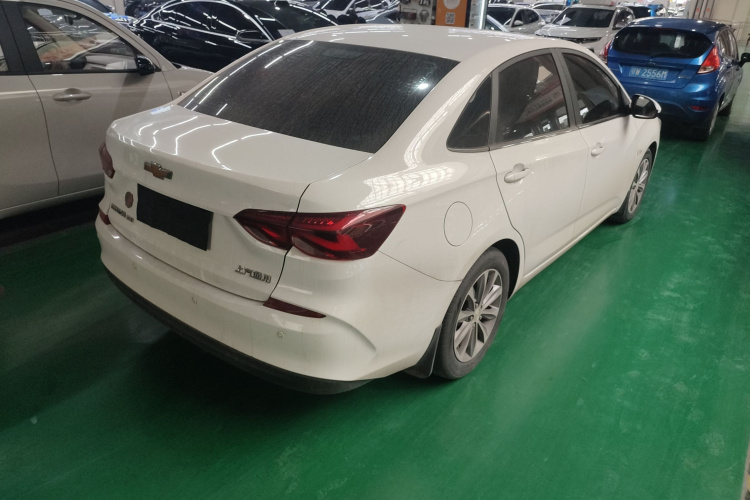 雪佛兰 科鲁泽 2022款 320 自动悦享天窗版车身外观6005