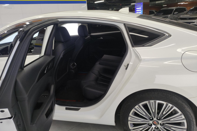 红旗H5 2022款 经典款 1.5T DCT旗韵版中控内饰21