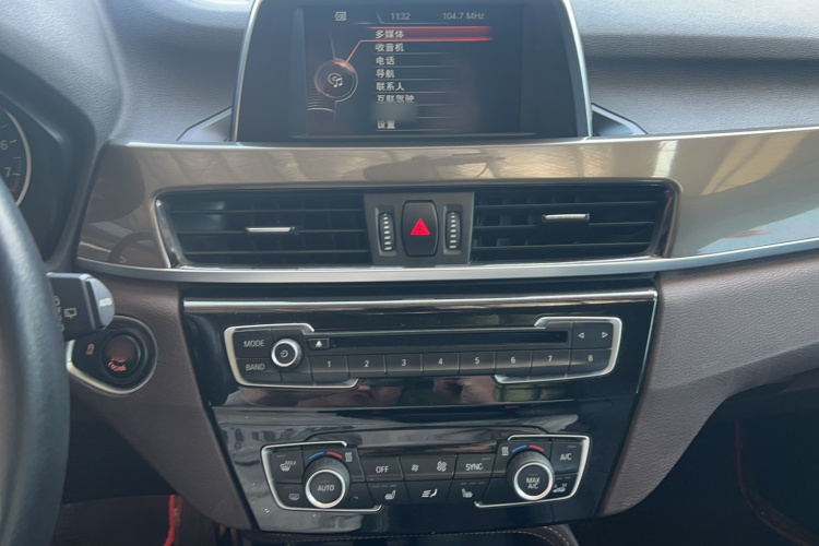 宝马X1 2016款 sDrive20Li 豪华型局部细节9001