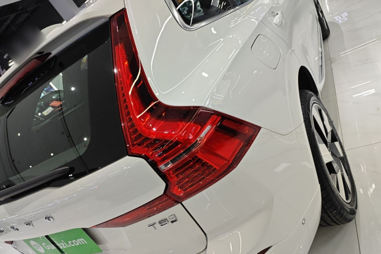 沃尔沃XC60新能源 2025款 插电式混动 长续航四驱智雅豪华版车身外观6006