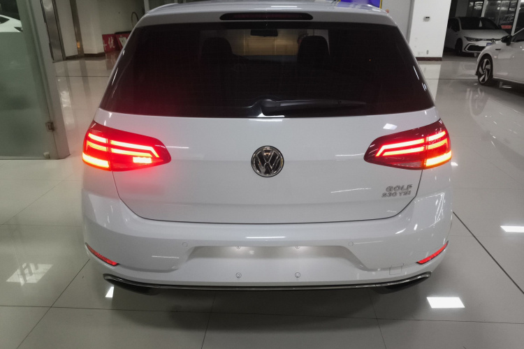 大众 高尔夫 2018款 230TSI 手动舒适型车身外观6