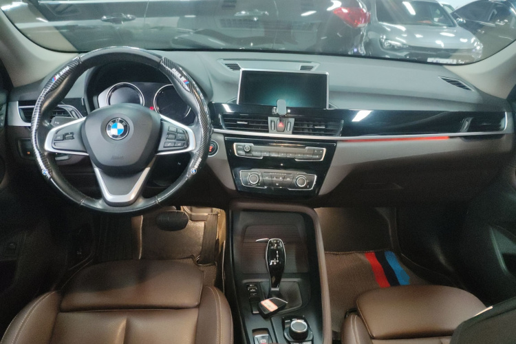 宝马X1 2020款 sDrive20Li 时尚型中控内饰12