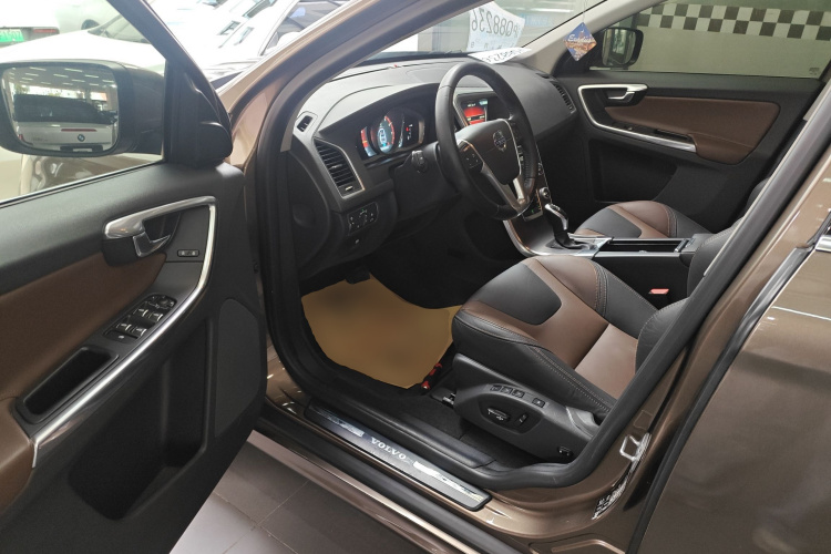 沃尔沃XC60 2016款 T5  智远版中控内饰20