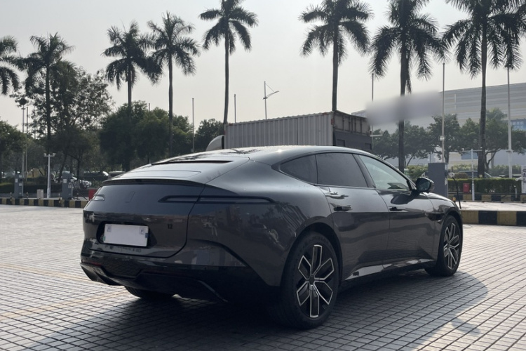 阿维塔12 2024款 700 三激光后驱奢享版车身外观6004