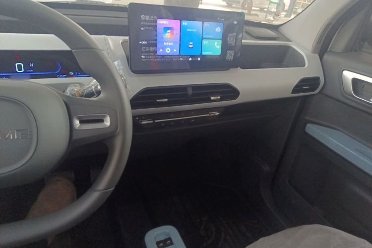 吉利银河 2024款 熊猫mini 200km 耐力熊局部细节16