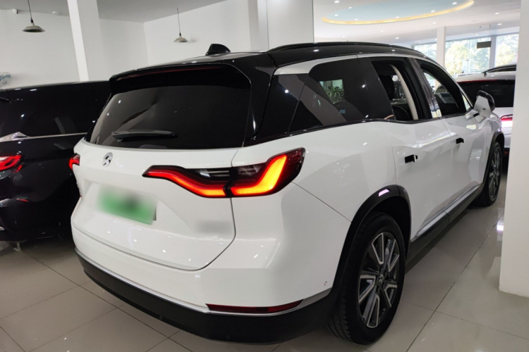 蔚来ES8 2020款 580KM 七座版车身外观7