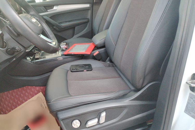 奥迪Q5L 2018款 40 TFSI 荣享时尚型 国V中控内饰19