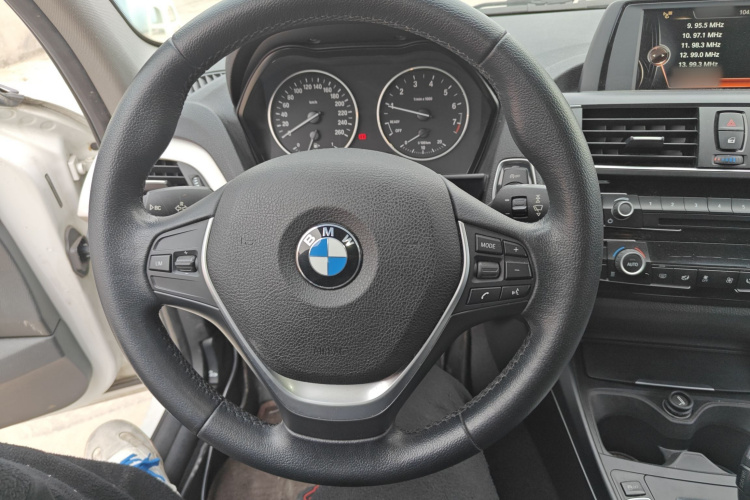 宝马1系(进口) 2015款 120i 领先型中控内饰13