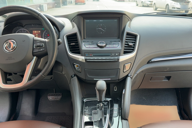 东风风神AX7 2018款 经典 1.6T 自动豪华型中控内饰7005