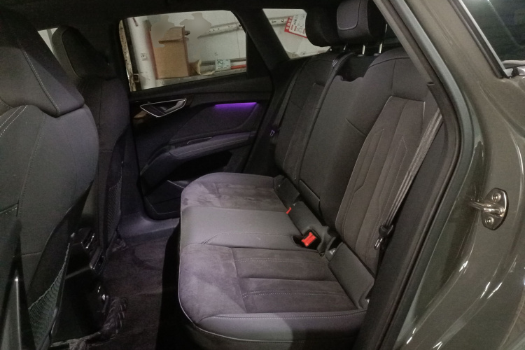 奥迪Q4 e-tron 2024款 40 e-tron 创境版中控内饰21